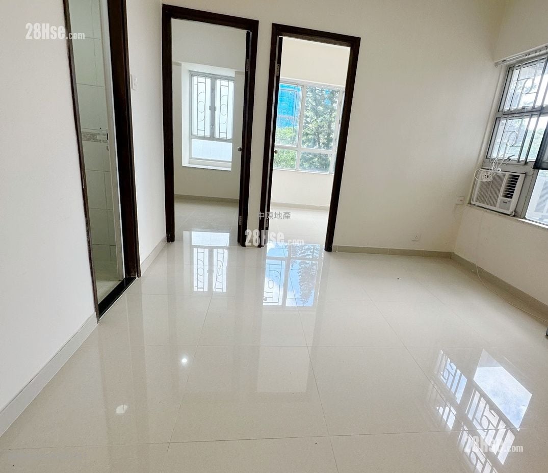 Fanling Centre Sell 2 Bedrooms , 1 Bathroom 366 ft²