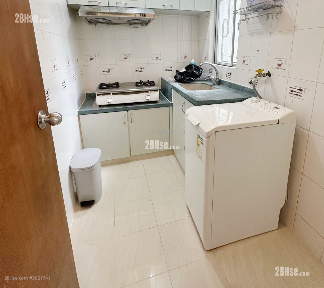 Fanling Centre Sell 2 Bedrooms , 1 Bathroom 366 ft² Fanling Centre Sell 2 Bedrooms , 1 Bathroom 366 ft²