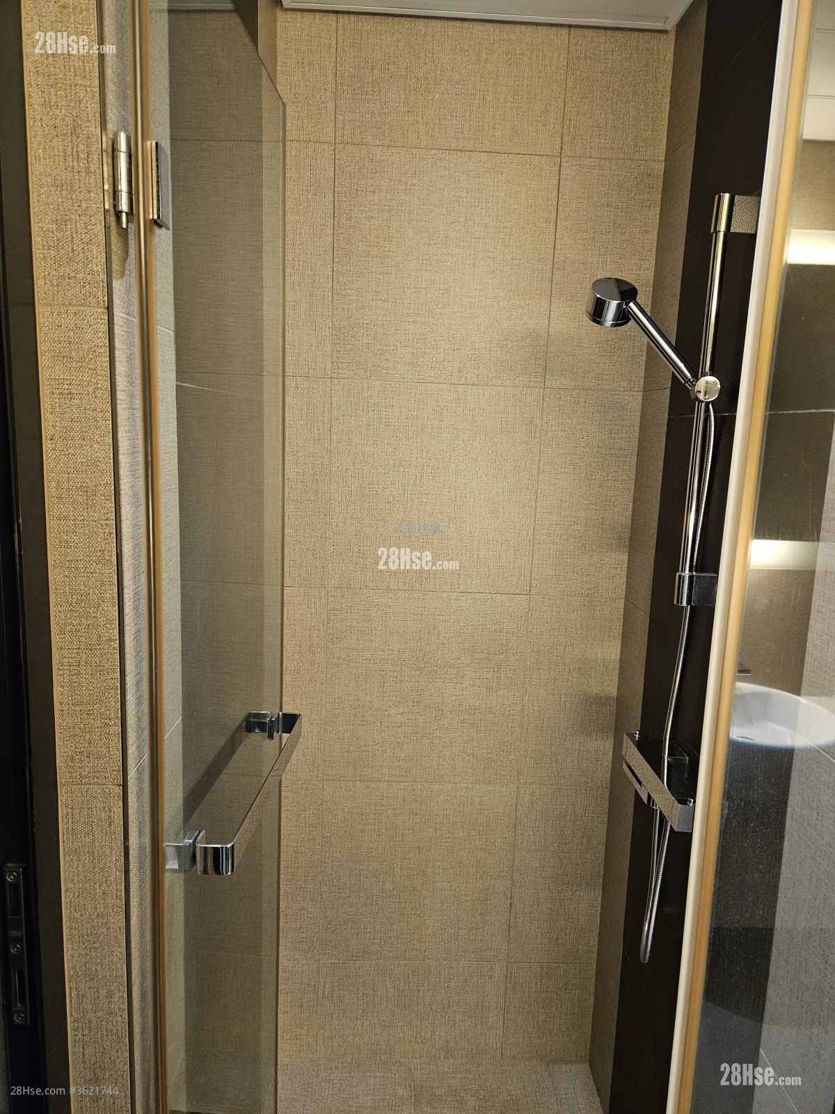 Queen's Cube 租盤 1 房 , 1 浴室 377 平方呎 Queen's Cube 租盤 1 房 , 1 浴室 377 平方呎