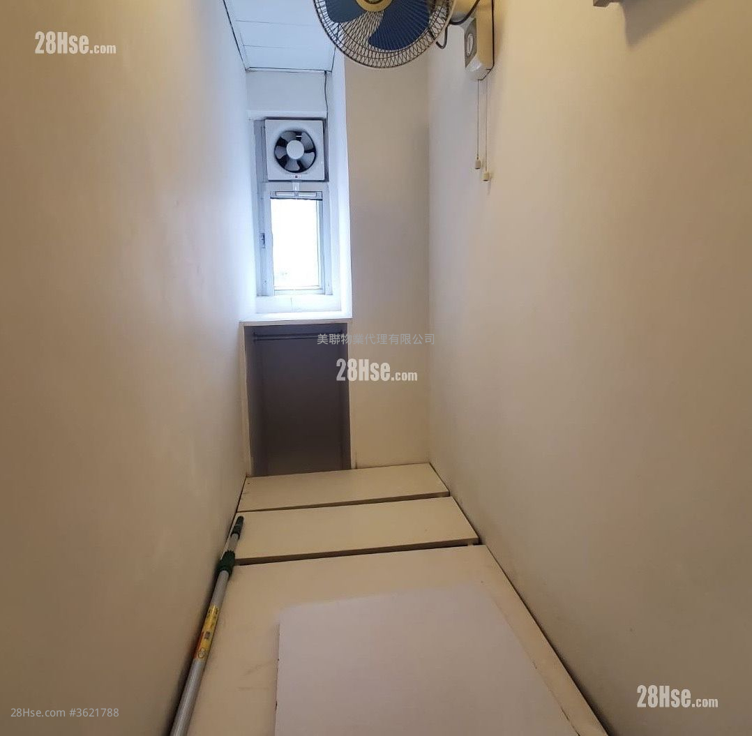 畢架山花園 租盤 3 房 , 2 浴室 807 平方呎 畢架山花園 租盤 3 房 , 2 浴室 807 平方呎