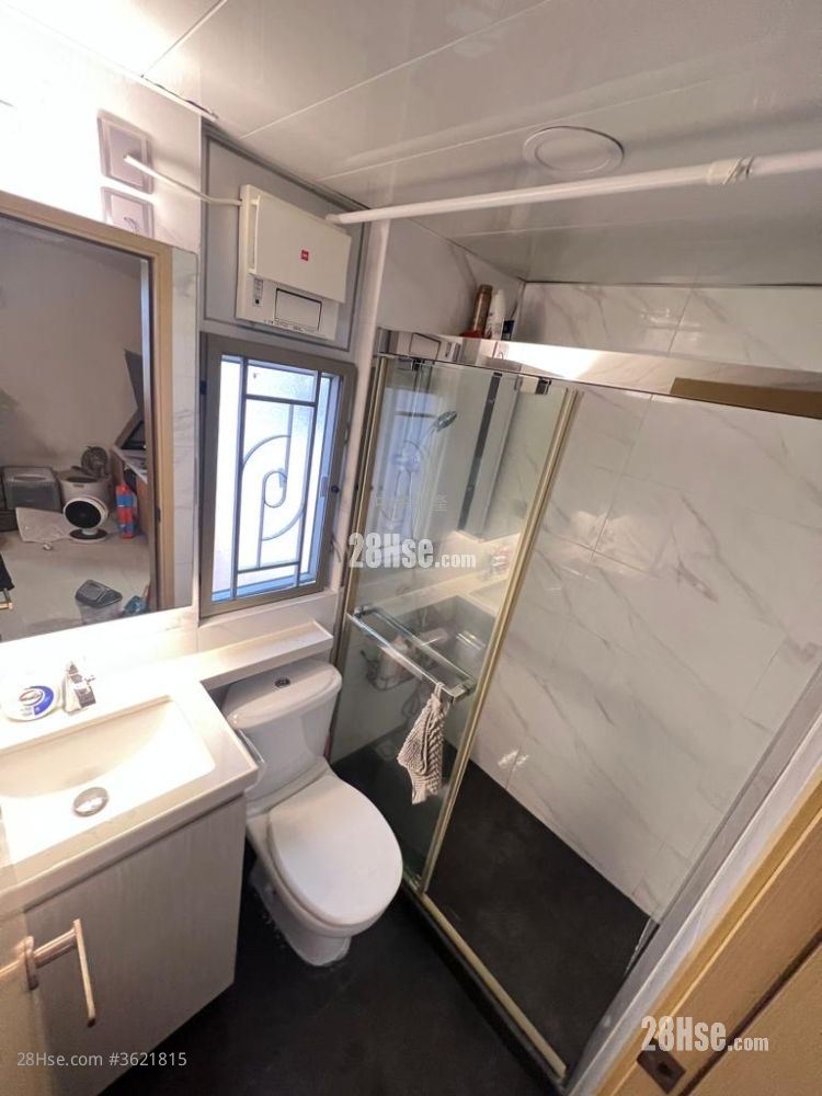 Fok On Building Sell 2 Bedrooms , 1 Bathroom 378 ft² Fok On Building Sell 2 Bedrooms , 1 Bathroom 378 ft²