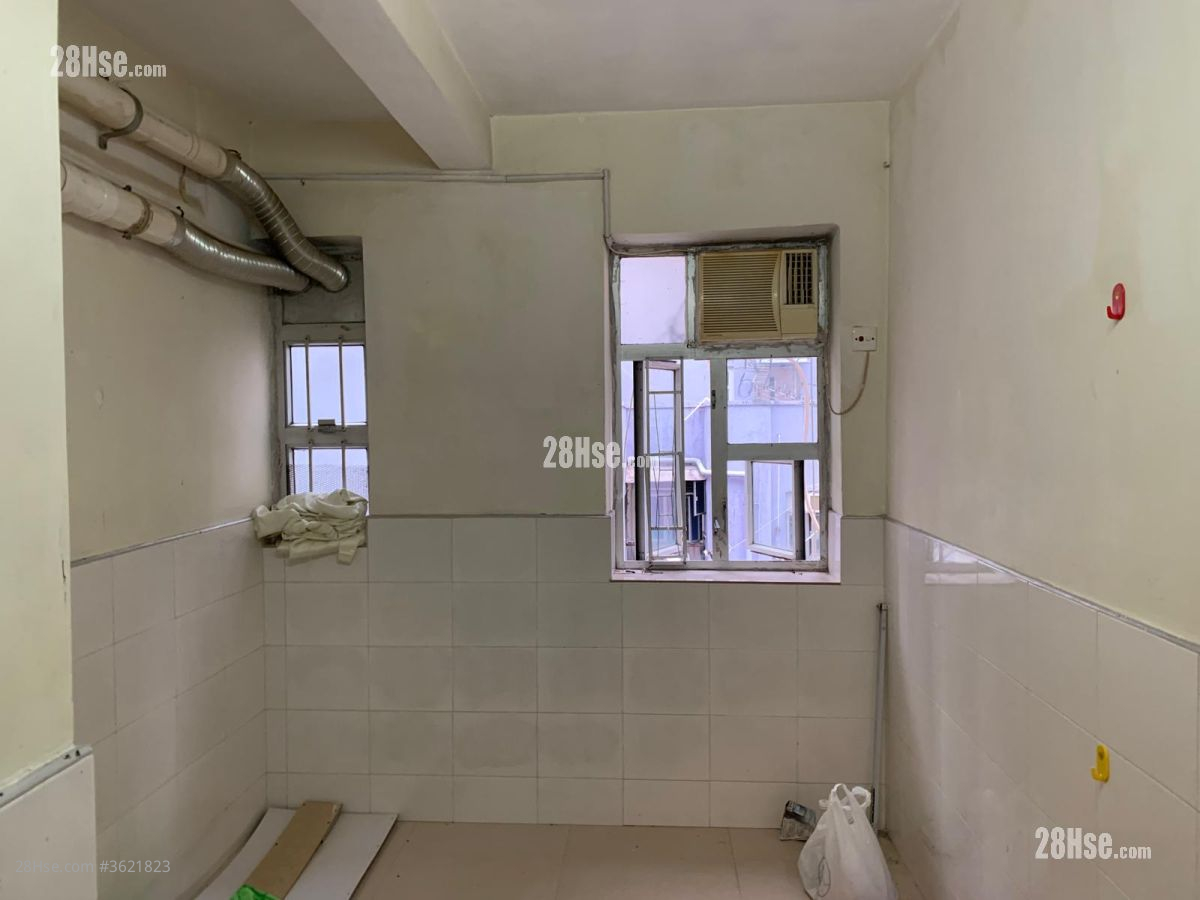 碧街15號 租盤 開放式間隔 130 平方呎 碧街15號 租盤 開放式間隔 130 平方呎