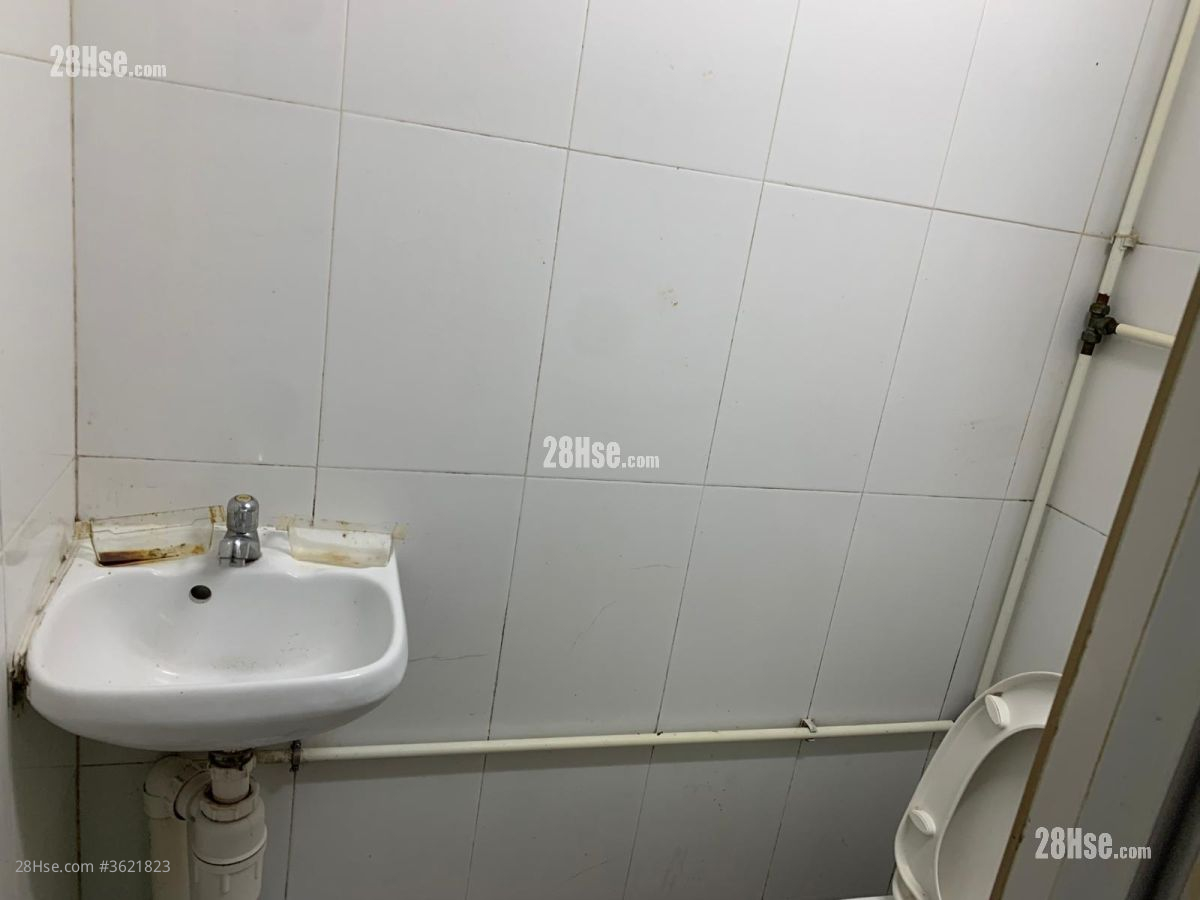 碧街15號 租盤 開放式間隔 130 平方呎 碧街15號 租盤 開放式間隔 130 平方呎