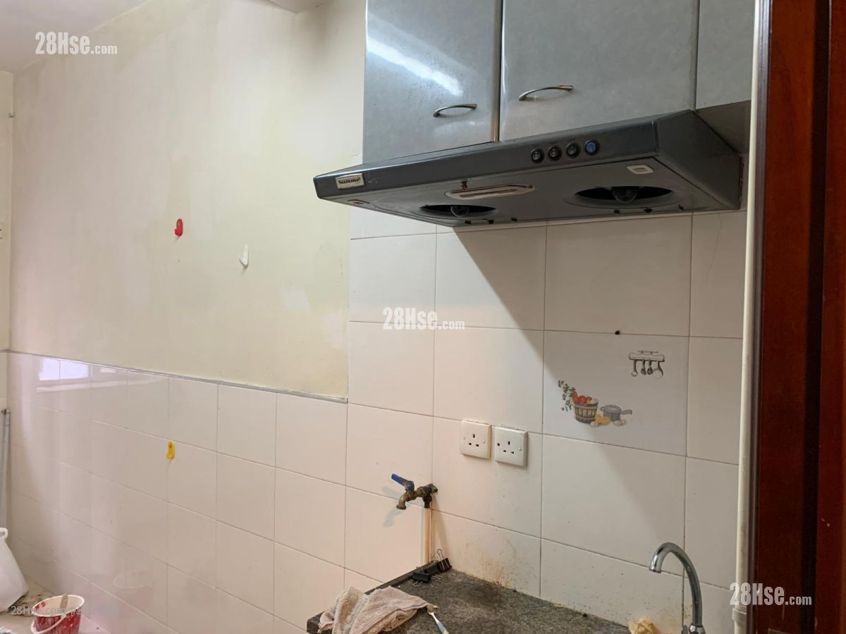 碧街15號 租盤 開放式間隔 130 平方呎 碧街15號 租盤 開放式間隔 130 平方呎