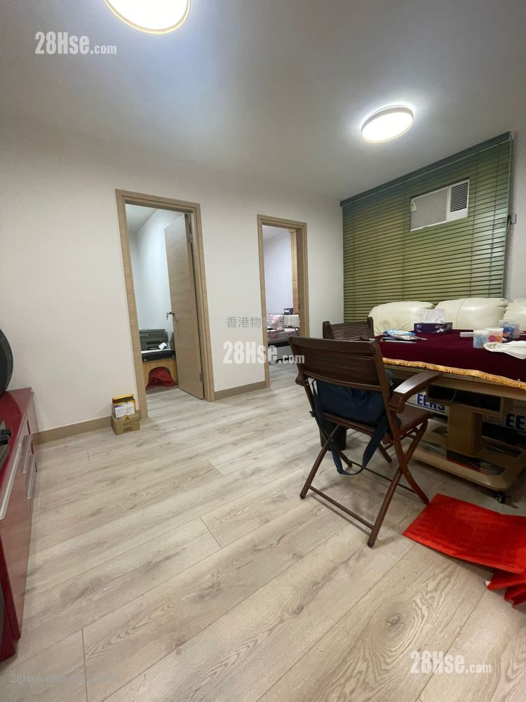 Shun Chi Court Sell 2 Bedrooms , 1 Bathroom 477 ft²