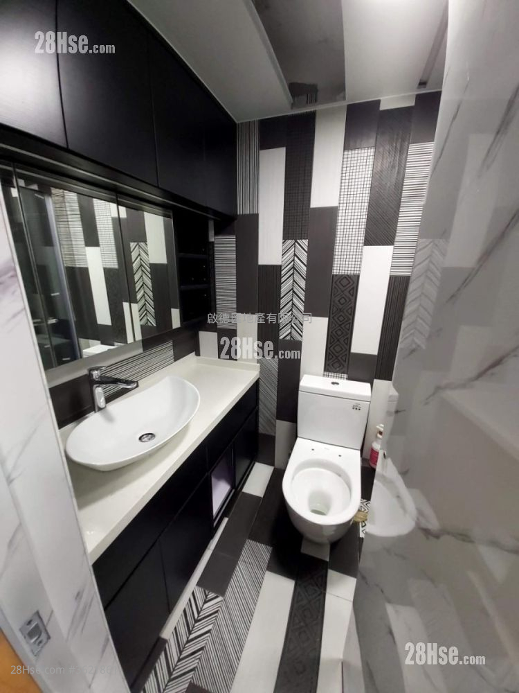 Hoi Lok Court Sell 2 Bedrooms , 1 Bathroom 383 ft² Hoi Lok Court Sell 2 Bedrooms , 1 Bathroom 383 ft²