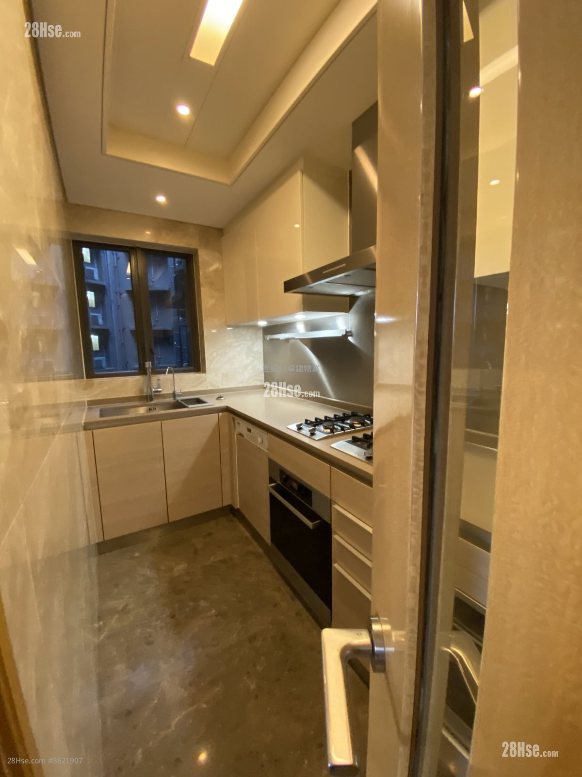 Grand Austin Rental 3 Bedrooms , 2 Bathrooms 931 ft² Grand Austin Rental 3 Bedrooms , 2 Bathrooms 931 ft²