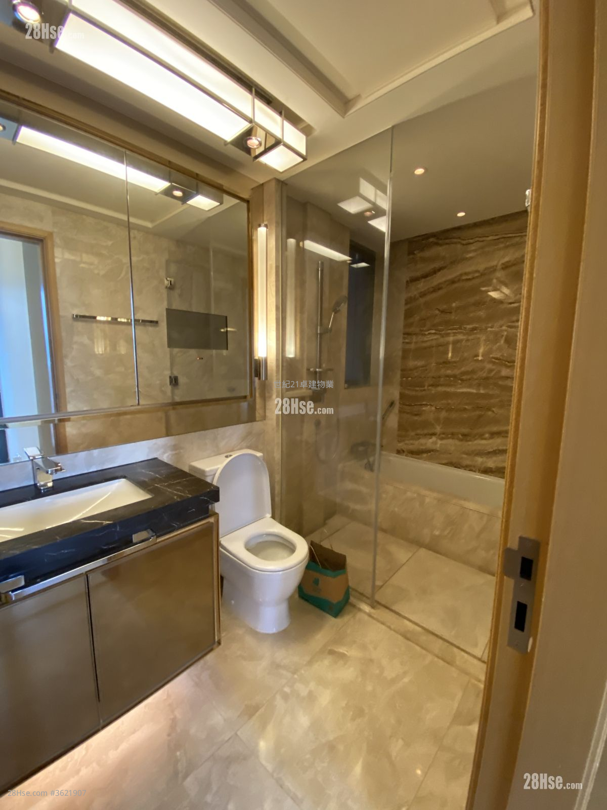 Grand Austin Rental 3 Bedrooms , 2 Bathrooms 931 ft² Grand Austin Rental 3 Bedrooms , 2 Bathrooms 931 ft²