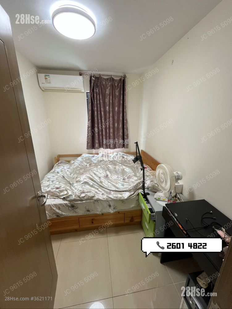 Village Rental 3 Bedrooms , 1 Bathroom 700 ft² Village Rental 3 Bedrooms , 1 Bathroom 700 ft²