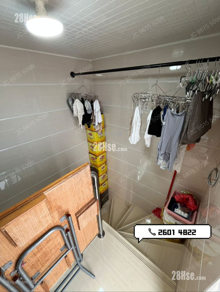 Village Rental 3 Bedrooms , 1 Bathroom 700 ft² Village Rental 3 Bedrooms , 1 Bathroom 700 ft²