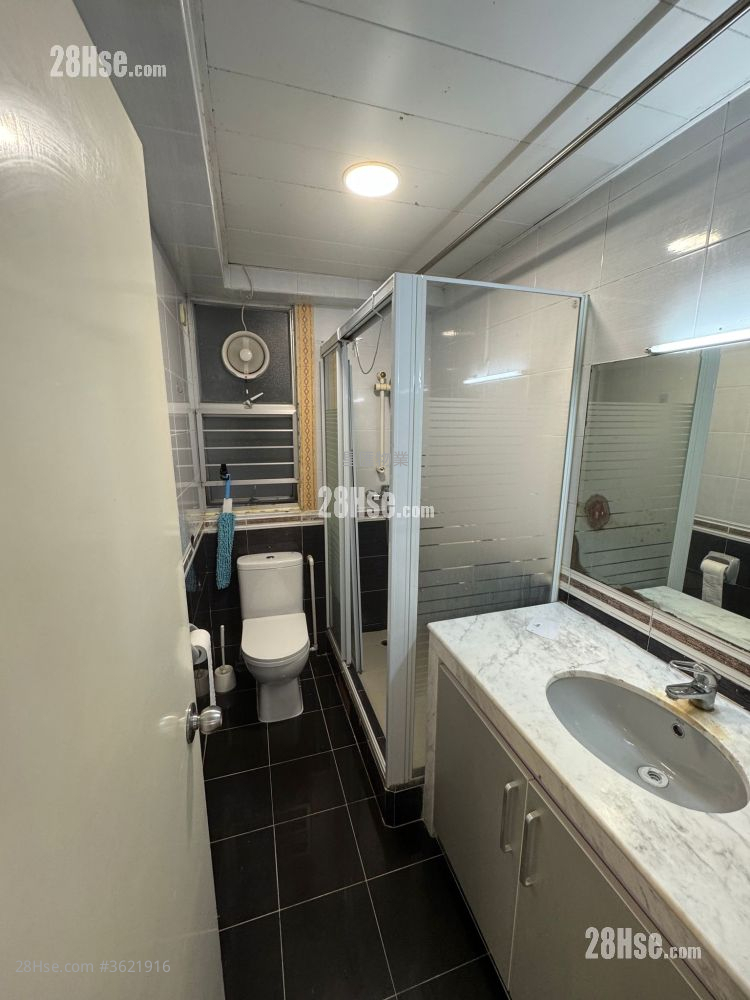 Whampoa Garden Sell 3 Bedrooms , 2 Bathrooms 680 ft² Whampoa Garden Sell 3 Bedrooms , 2 Bathrooms 680 ft²