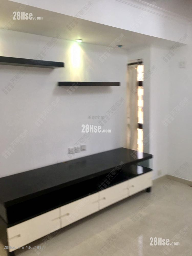 Town Square Sell 3 Bedrooms , 1 Bathroom 608 ft² Town Square Sell 3 Bedrooms , 1 Bathroom 608 ft²