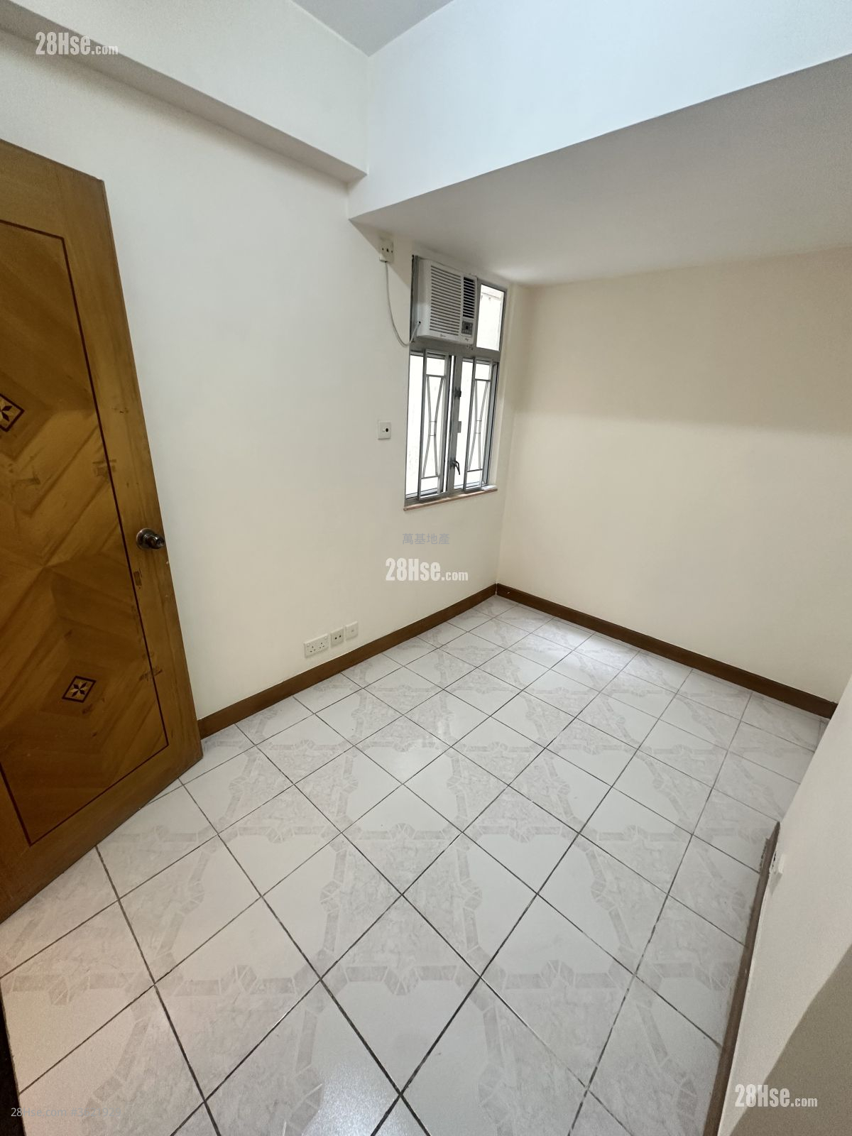 Nam Hung Mansion Sell 2 Bedrooms , 1 Bathroom 362 ft² Nam Hung Mansion Sell 2 Bedrooms , 1 Bathroom 362 ft²