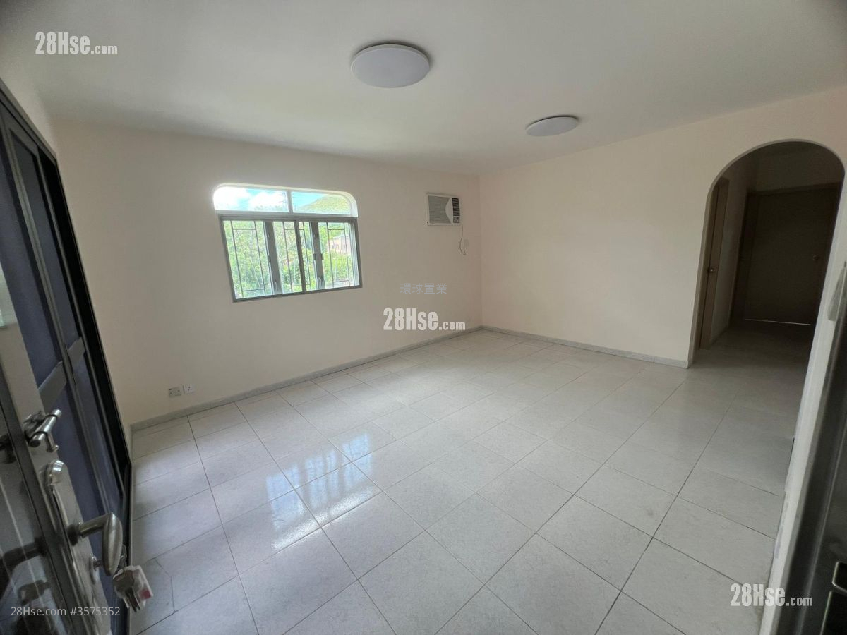 Village Rental 3 Bedrooms , 1 Bathroom 630 ft² Village Rental 3 Bedrooms , 1 Bathroom 630 ft²