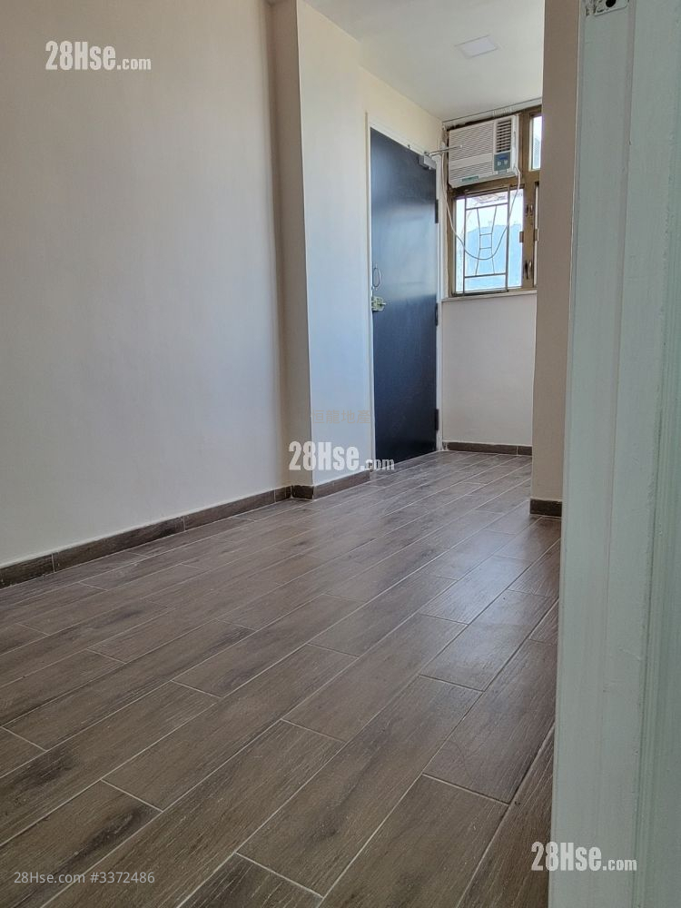 Shun Pong Building Sell 2 Bedrooms , 1 Bathroom 256 ft²