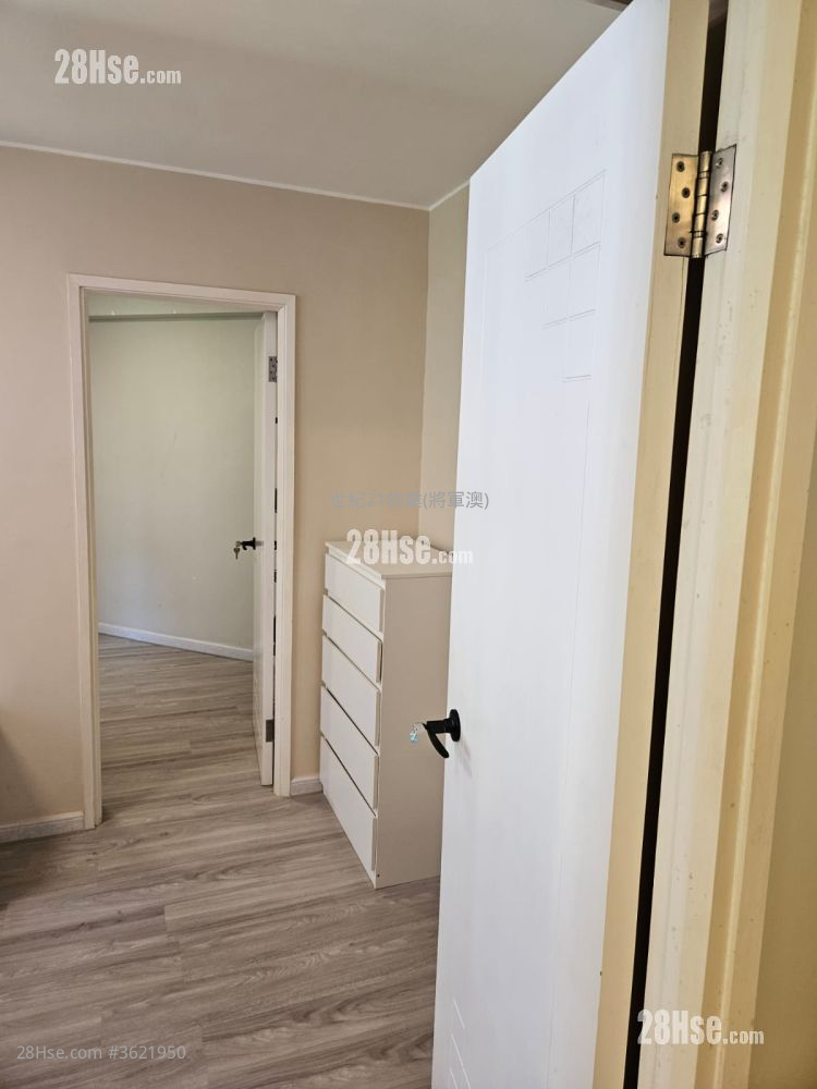 Kwong Ming Court Sell 3 Bedrooms , 1 Bathroom 646 ft² Kwong Ming Court Sell 3 Bedrooms , 1 Bathroom 646 ft²