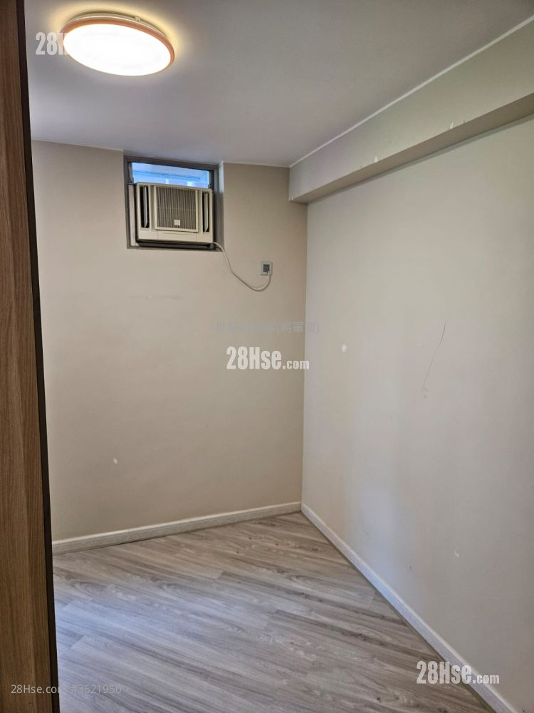 Kwong Ming Court Sell 3 Bedrooms , 1 Bathroom 646 ft² Kwong Ming Court Sell 3 Bedrooms , 1 Bathroom 646 ft²