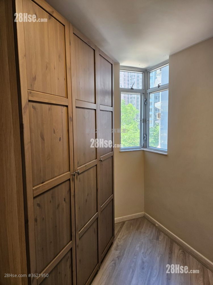 Kwong Ming Court Sell 3 Bedrooms , 1 Bathroom 646 ft² Kwong Ming Court Sell 3 Bedrooms , 1 Bathroom 646 ft²