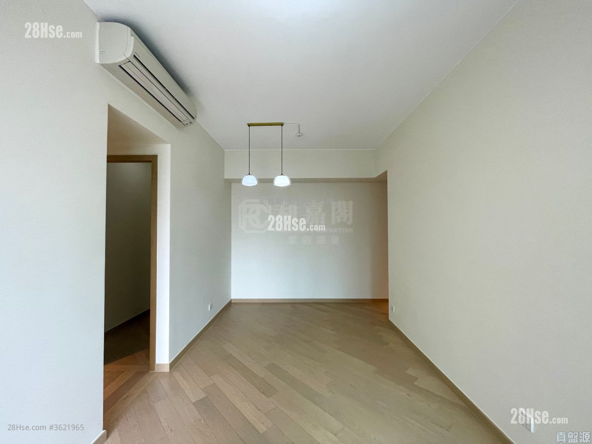 Grand Central Sell 2 Bedrooms 598 ft² Grand Central Sell 2 Bedrooms 598 ft²