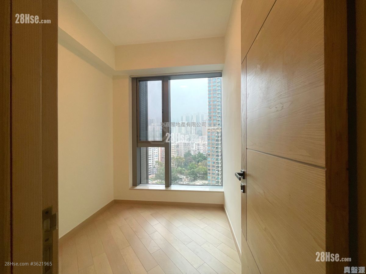 Grand Central Sell 2 Bedrooms 598 ft² Grand Central Sell 2 Bedrooms 598 ft²