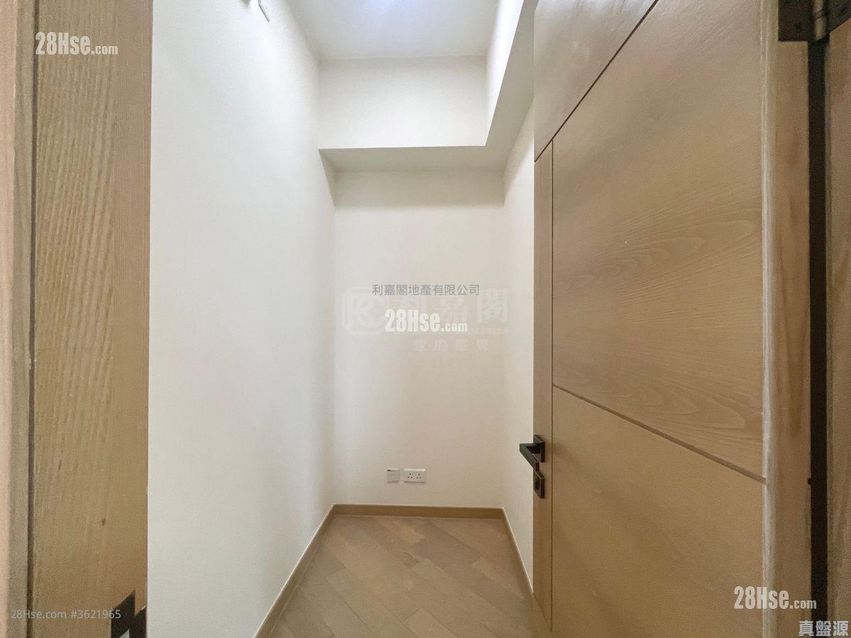 Grand Central Sell 2 Bedrooms 598 ft² Grand Central Sell 2 Bedrooms 598 ft²