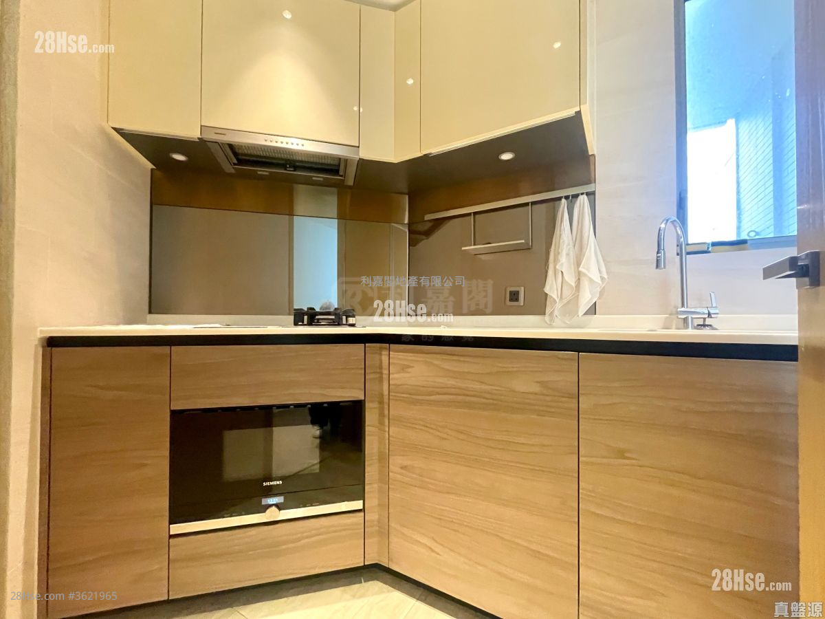 Grand Central Sell 2 Bedrooms 598 ft² Grand Central Sell 2 Bedrooms 598 ft²