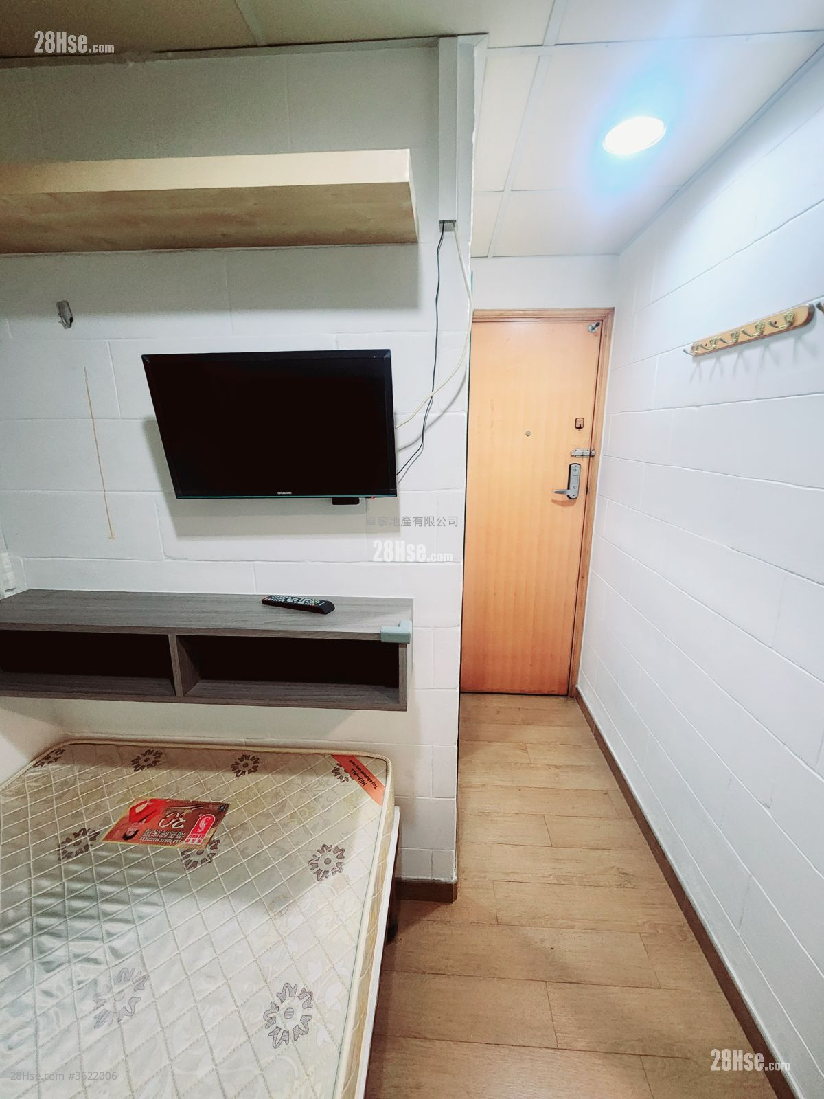 Apartment Rental 120 ft² Apartment Rental 120 ft²