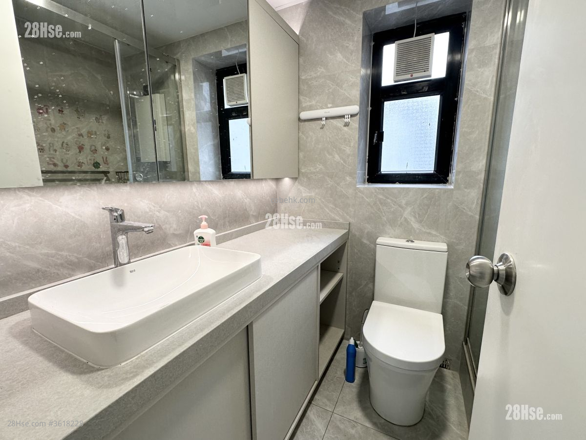 Scenic Rise Rental 2 Bedrooms , 1 Bathroom 487 ft²