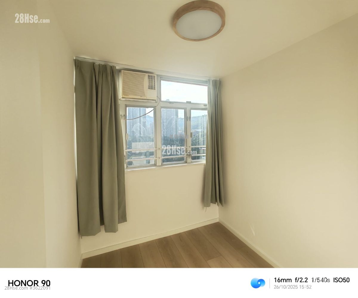 Tsing Yi Estate Sell 2 Bedrooms , 1 Bathroom 381 ft² Tsing Yi Estate Sell 2 Bedrooms , 1 Bathroom 381 ft²