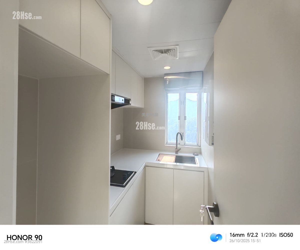 Tsing Yi Estate Sell 2 Bedrooms , 1 Bathroom 381 ft² Tsing Yi Estate Sell 2 Bedrooms , 1 Bathroom 381 ft²