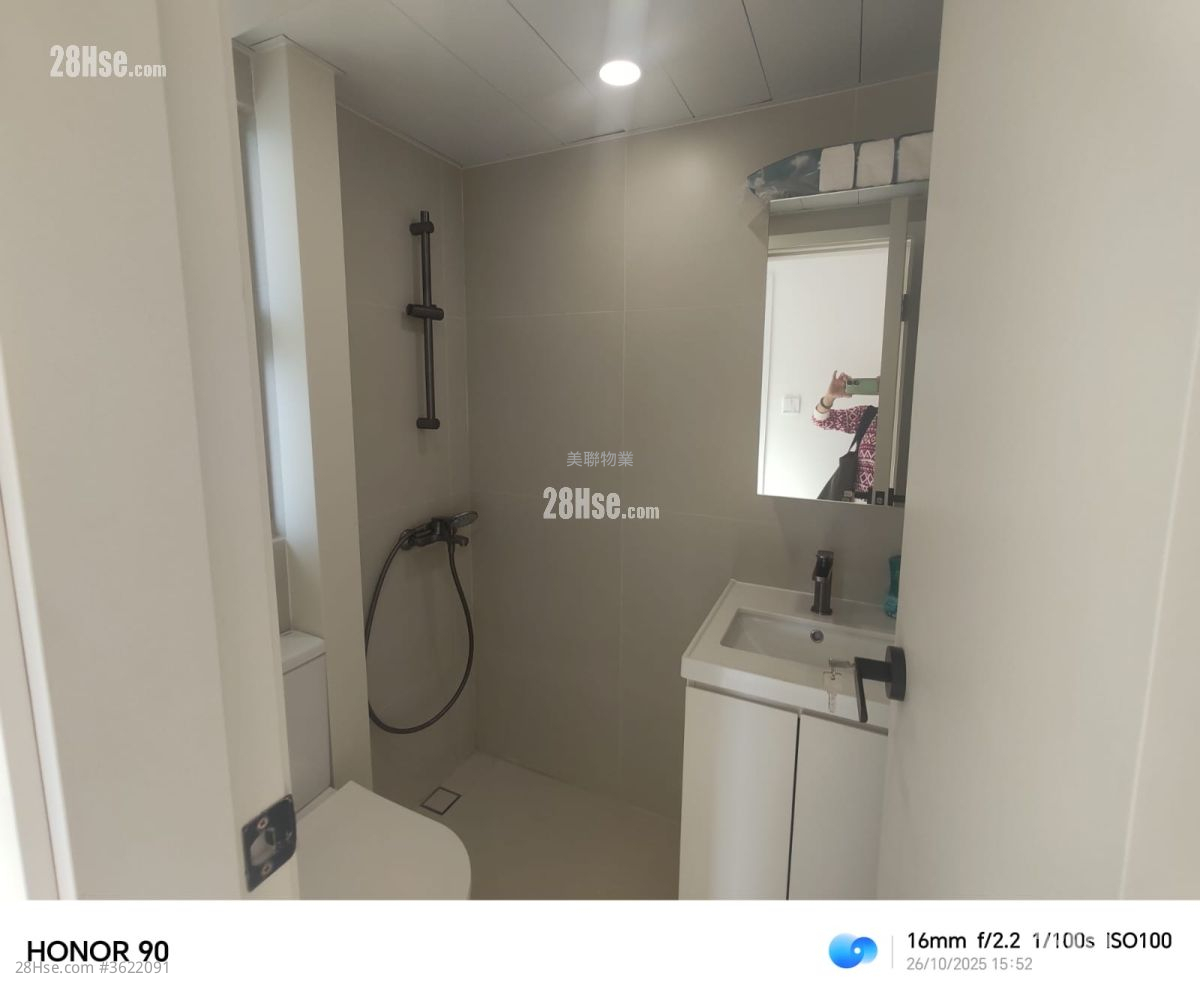 Tsing Yi Estate Sell 2 Bedrooms , 1 Bathroom 381 ft² Tsing Yi Estate Sell 2 Bedrooms , 1 Bathroom 381 ft²
