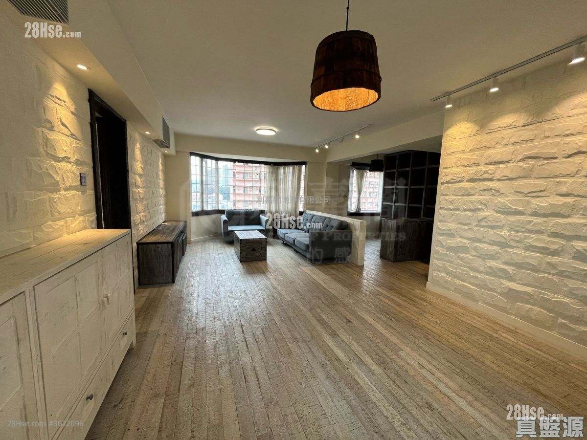 Hill Lodge Rental 2 Bedrooms , 2 Bathrooms 1,013 ft² Hill Lodge Rental 2 Bedrooms , 2 Bathrooms 1,013 ft²