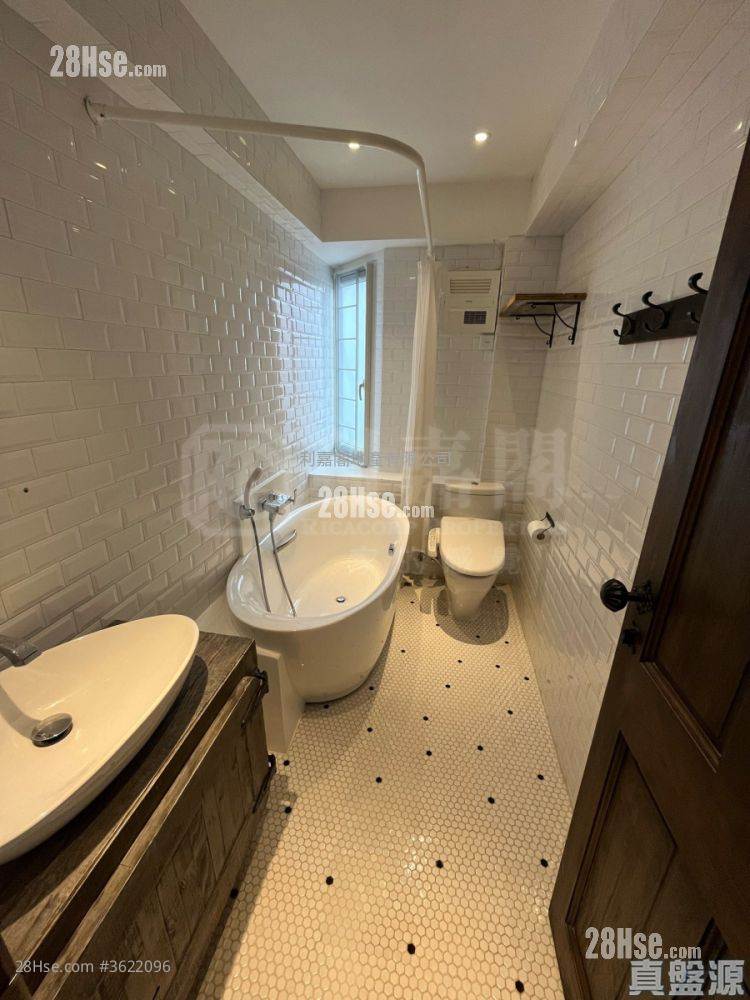 Hill Lodge Rental 2 Bedrooms , 2 Bathrooms 1,013 ft² Hill Lodge Rental 2 Bedrooms , 2 Bathrooms 1,013 ft²