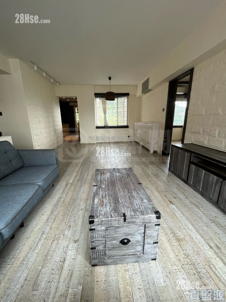 Hill Lodge Rental 2 Bedrooms , 2 Bathrooms 1,013 ft² Hill Lodge Rental 2 Bedrooms , 2 Bathrooms 1,013 ft²