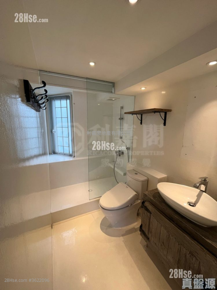 Hill Lodge Rental 2 Bedrooms , 2 Bathrooms 1,013 ft² Hill Lodge Rental 2 Bedrooms , 2 Bathrooms 1,013 ft²