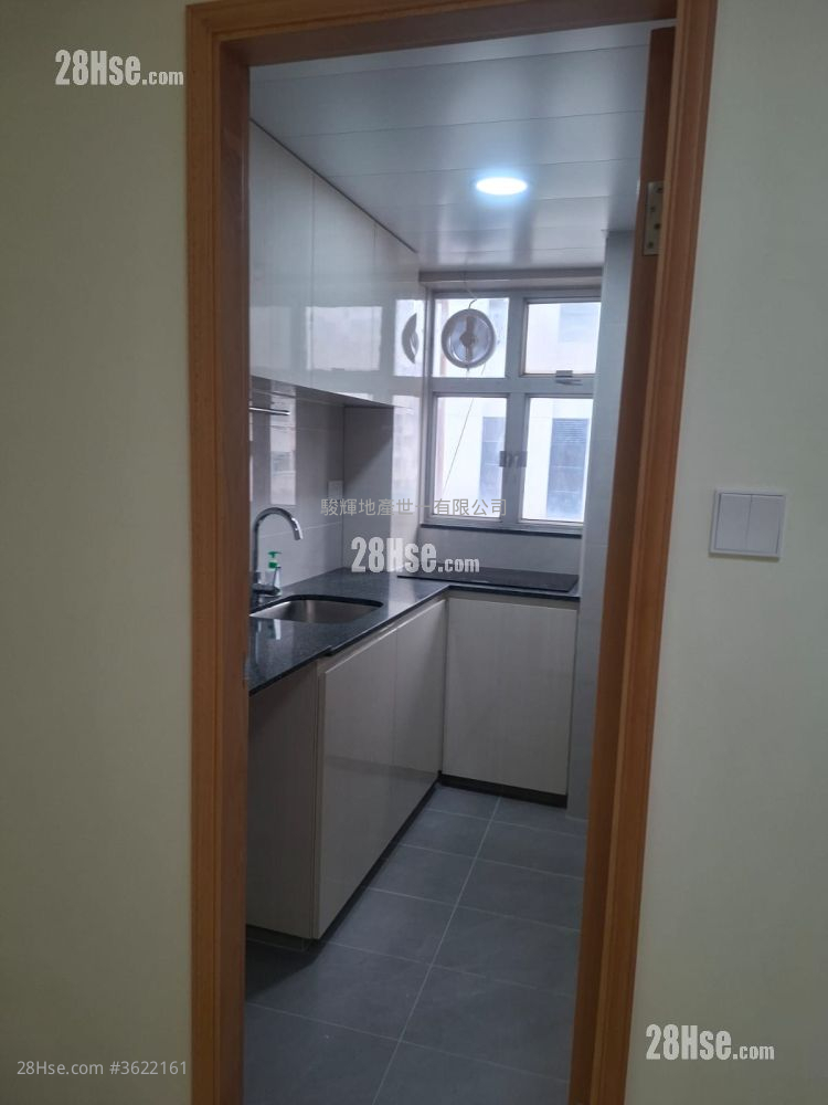 利興大樓 租盤 3 房 , 1 浴室 598 平方呎 利興大樓 租盤 3 房 , 1 浴室 598 平方呎