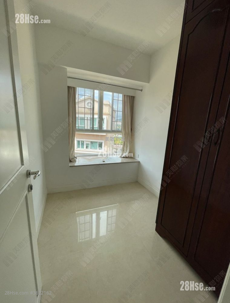 Seasons Palace Rental 3 Bedrooms , 3 Bathrooms 926 ft² Seasons Palace Rental 3 Bedrooms , 3 Bathrooms 926 ft²