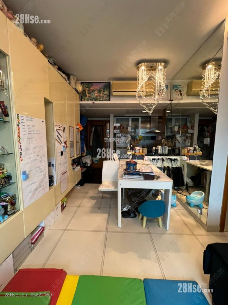 Chelsea Court Sell 2 Bedrooms , 1 Bathroom 464 ft² Chelsea Court Sell 2 Bedrooms , 1 Bathroom 464 ft²