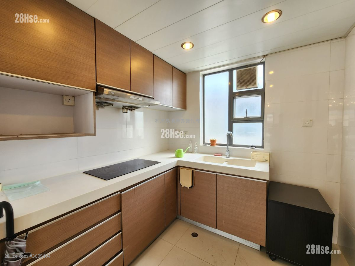 村屋 租盤 3 房 , 1 浴室 1,400 平方呎 村屋 租盤 3 房 , 1 浴室 1,400 平方呎