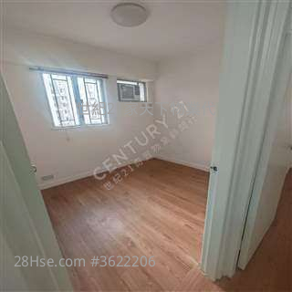 Charming Garden Rental 3 Bedrooms , 2 Bathrooms 592 ft² Charming Garden Rental 3 Bedrooms , 2 Bathrooms 592 ft²