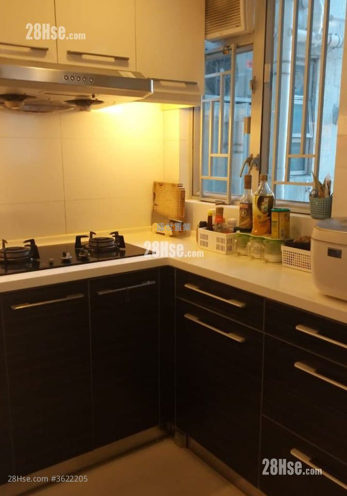 Man Lai Court Sell 3 Bedrooms , 2 Bathrooms 622 ft² Man Lai Court Sell 3 Bedrooms , 2 Bathrooms 622 ft²