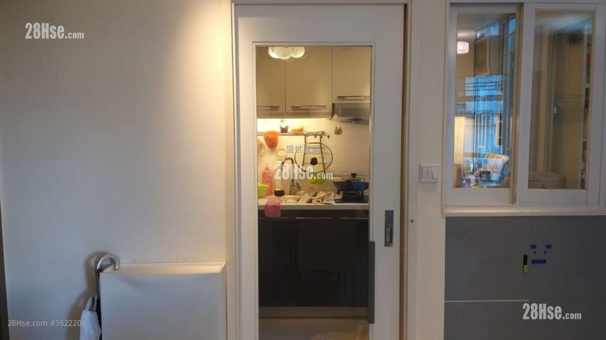 Man Lai Court Sell 3 Bedrooms , 2 Bathrooms 622 ft² Man Lai Court Sell 3 Bedrooms , 2 Bathrooms 622 ft²