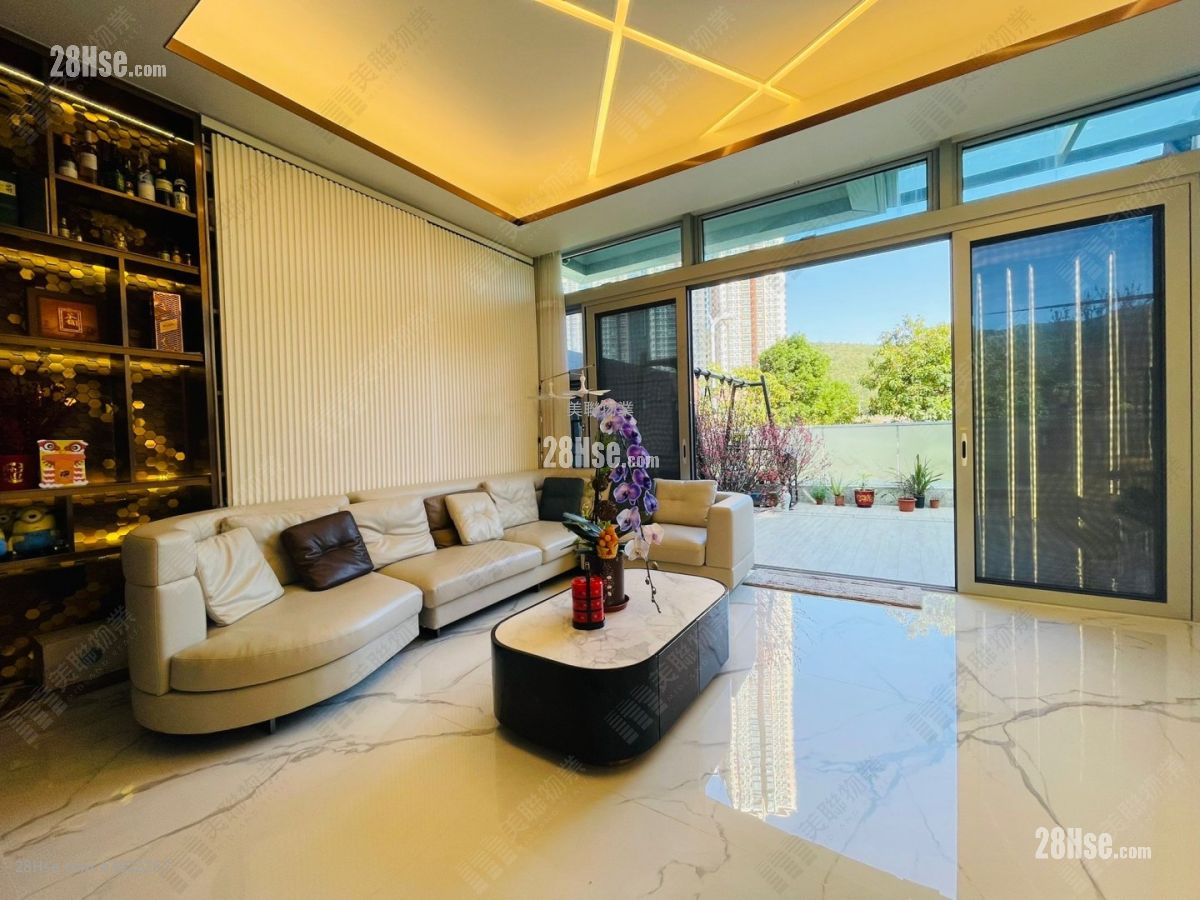 Savannah Sell 4 Bedrooms 1,979 ft² Savannah Sell 4 Bedrooms 1,979 ft²