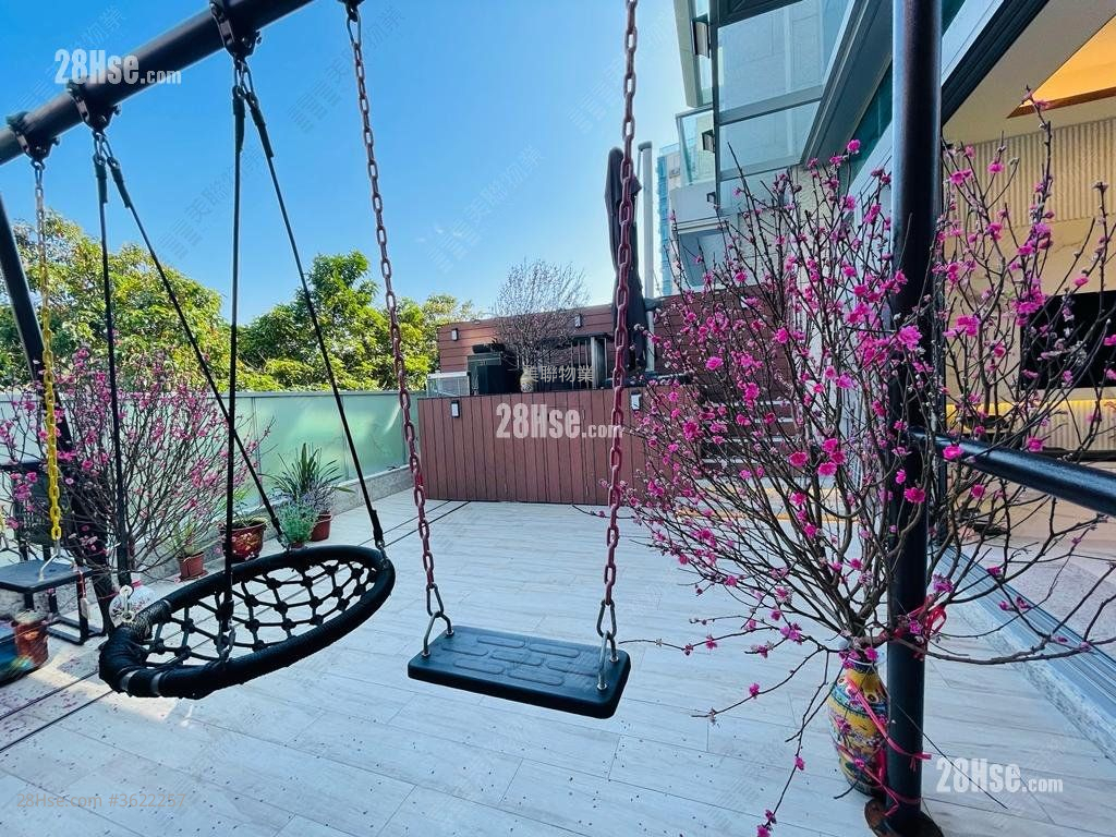 Savannah Sell 4 Bedrooms 1,979 ft² Savannah Sell 4 Bedrooms 1,979 ft²