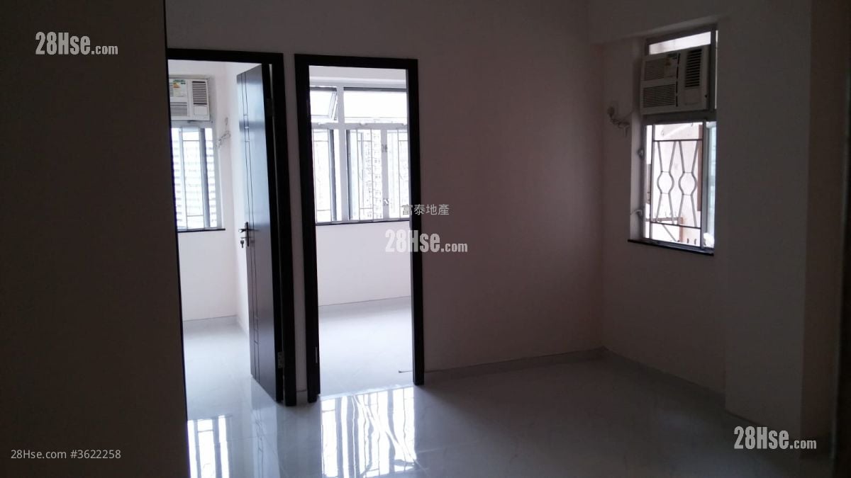 Kwai Fung Building Sell 2 Bedrooms , 1 Bathroom 350 ft²