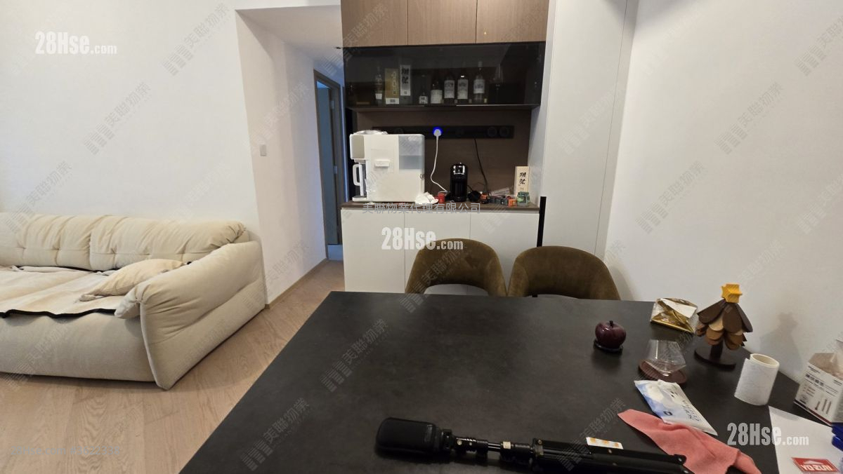 Mori Sell 3 Bedrooms 691 ft² Mori Sell 3 Bedrooms 691 ft²