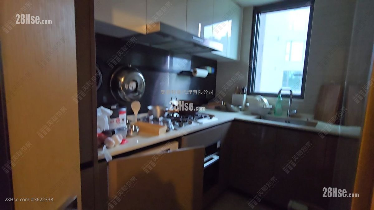 Mori Sell 3 Bedrooms 691 ft² Mori Sell 3 Bedrooms 691 ft²