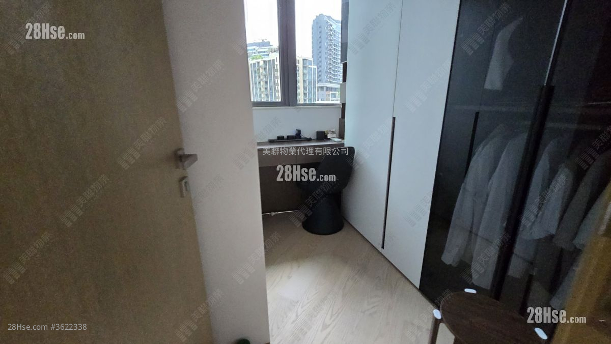 Mori Sell 3 Bedrooms 691 ft² Mori Sell 3 Bedrooms 691 ft²