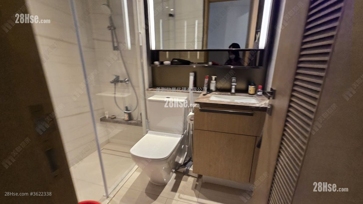 Mori Sell 3 Bedrooms 691 ft² Mori Sell 3 Bedrooms 691 ft²