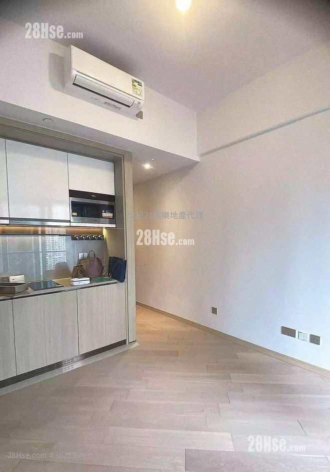 Manor Hill Sell Studio , 1 Bathroom 215 ft² Manor Hill Sell Studio , 1 Bathroom 215 ft²